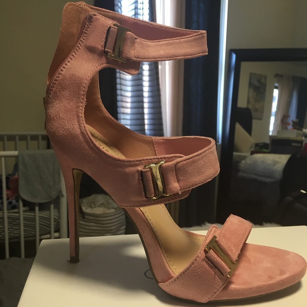 Brand new mauve strappy Fashionova sandals